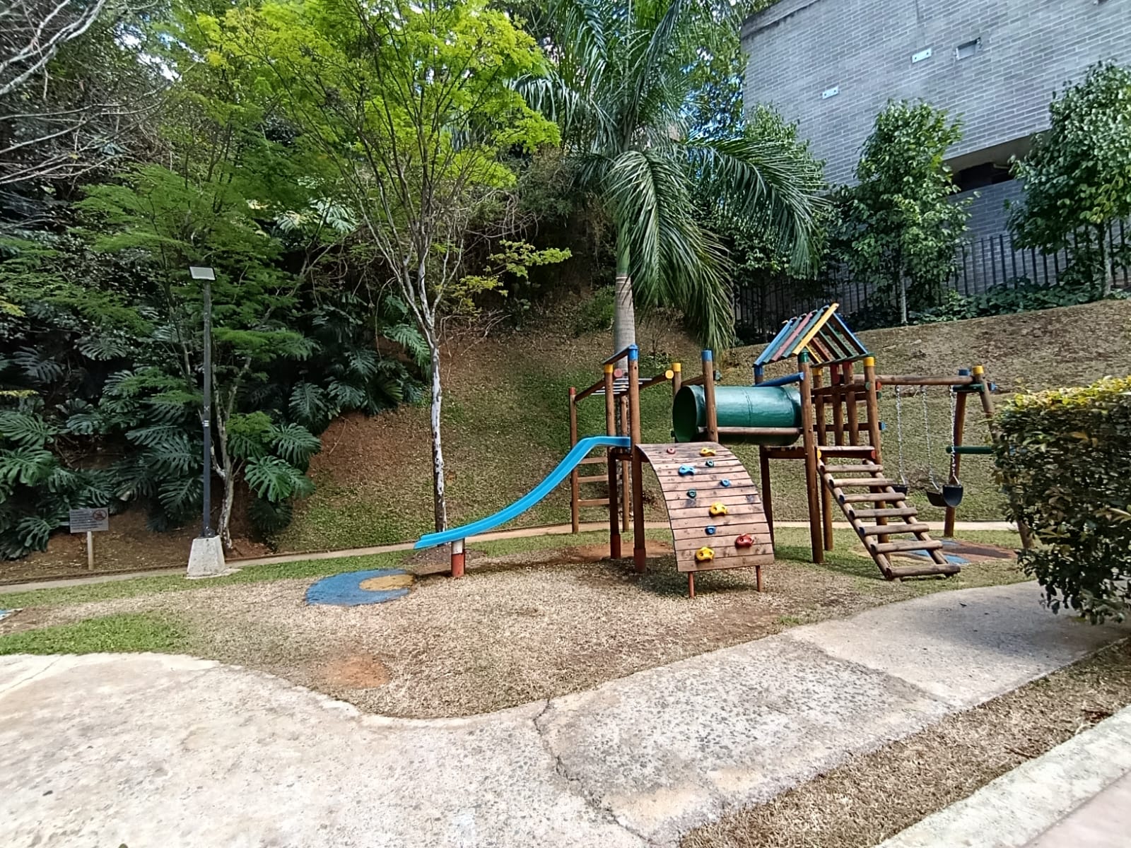 Apartamento en arriendo en Urbanización Las Cumbres, Medellín · foto 15 de 24