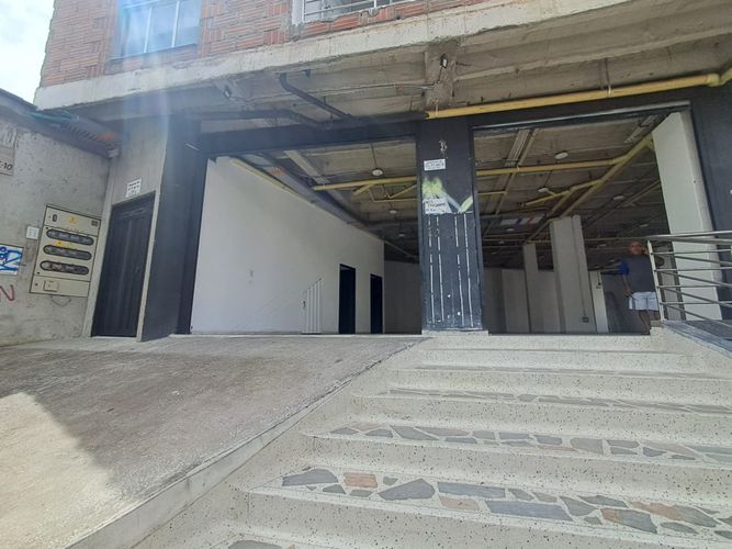 Local en arriendo en La Pilarica, Medellín, 205 m² · foto 3 de 12
