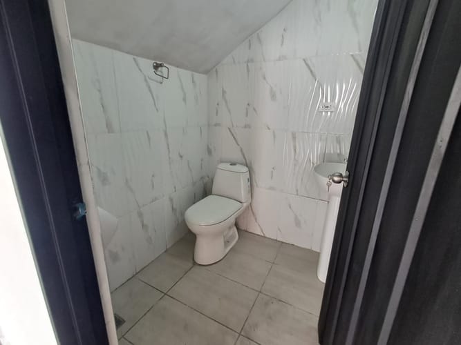 Local en arriendo en La Pilarica, Medellín, 205 m² · foto 10 de 12