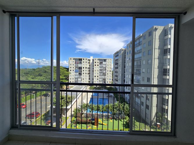Apartamento de 2 alcobas en venta en Zona Industrial, Yumbo, 55 m² · foto 2 de 18