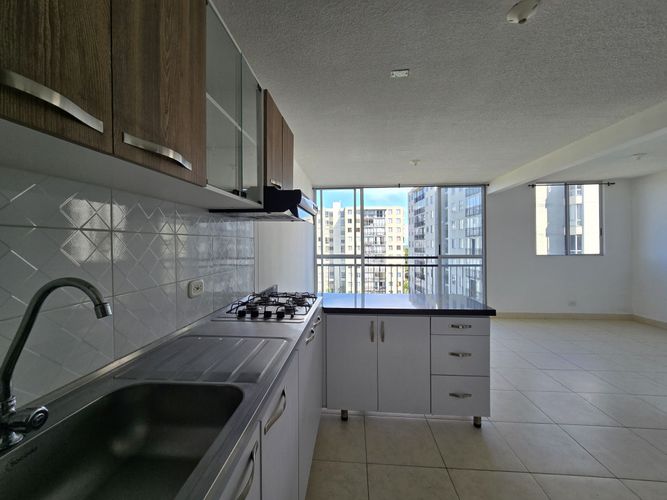 Apartamento de 2 alcobas en venta en Zona Industrial, Yumbo, 55 m² · foto 4 de 18