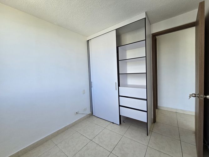 Apartamento de 2 alcobas en venta en Zona Industrial, Yumbo, 55 m² · foto 13 de 18