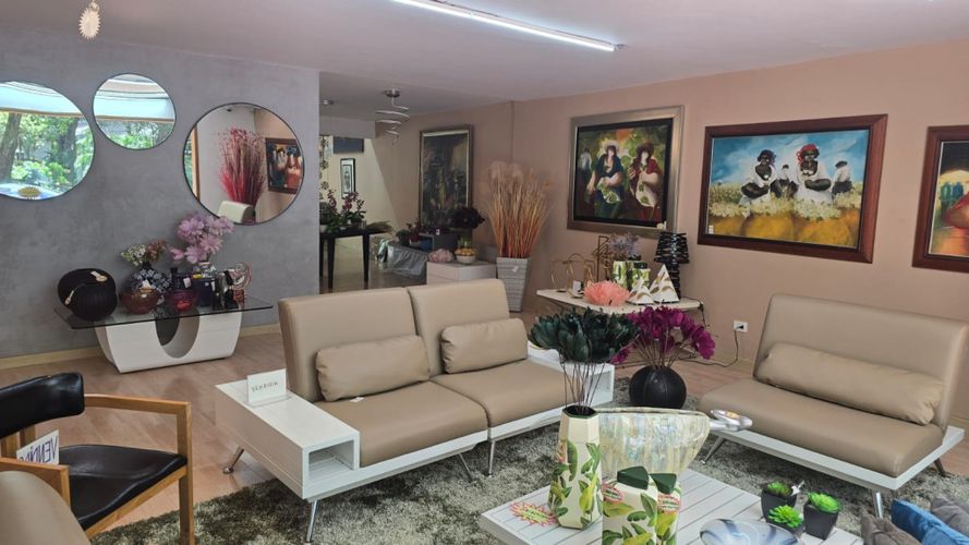 Casa de 6 alcobas en arriendo en Patio Bonito, Medellín, 420 m² · foto 4 de 15