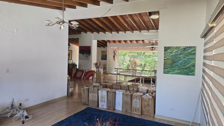 Casa de 6 alcobas en arriendo en Patio Bonito, Medellín, 420 m² · foto 11 de 15