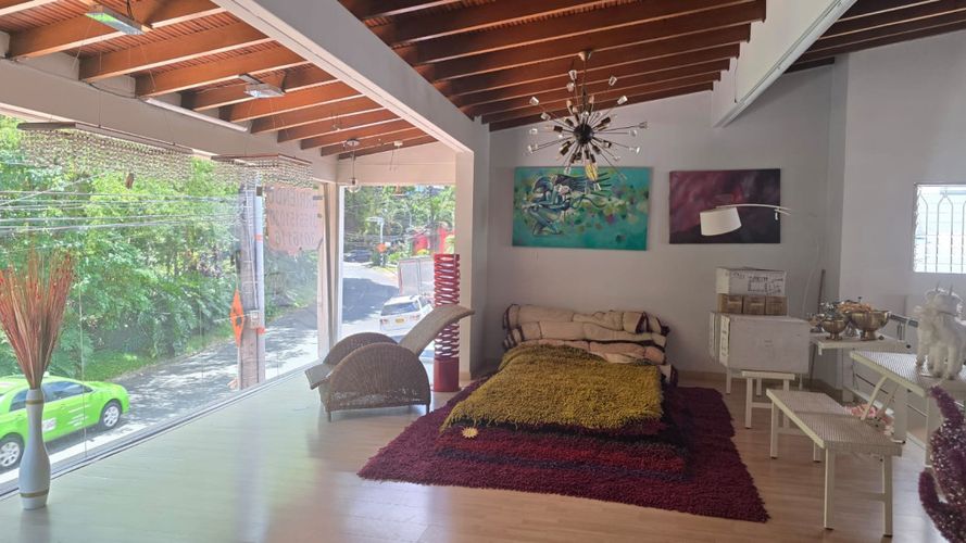 Casa de 6 alcobas en arriendo en Patio Bonito, Medellín, 420 m² · foto 12 de 15