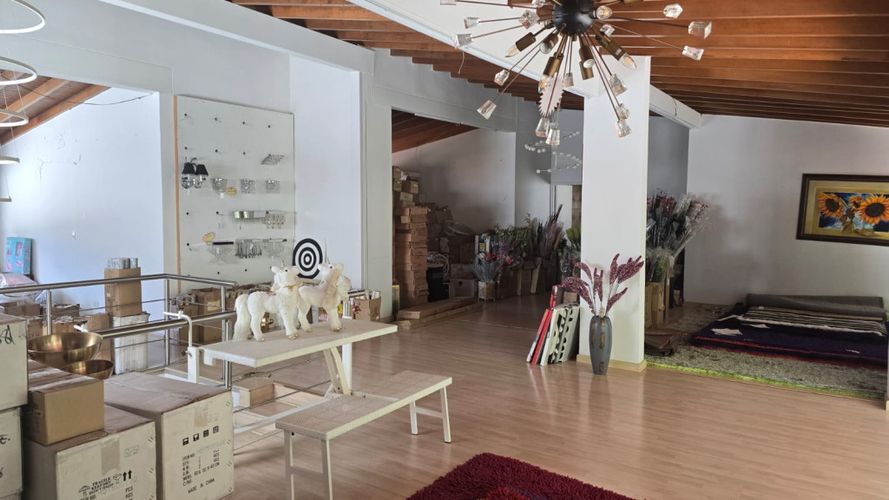 Casa de 6 alcobas en arriendo en Patio Bonito, Medellín, 420 m² · foto 14 de 15