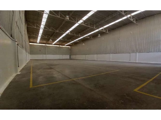 Bodega en arriendo en Siberia, Cota, 3484 m² · foto 2 de 11