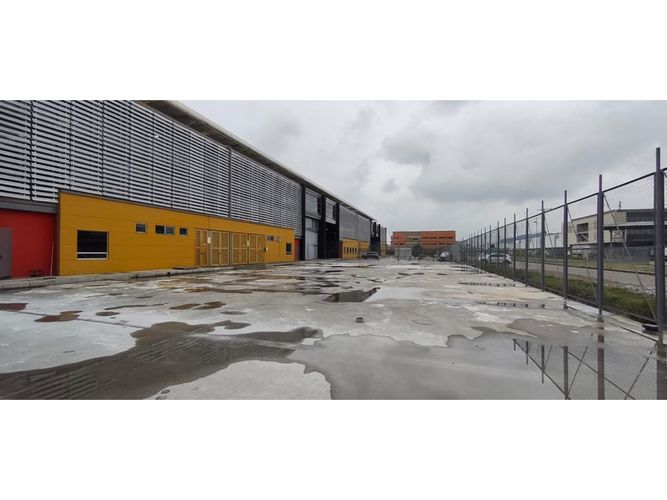 Bodega en arriendo en Siberia, Cota, 3404 m² · foto 20 de 21