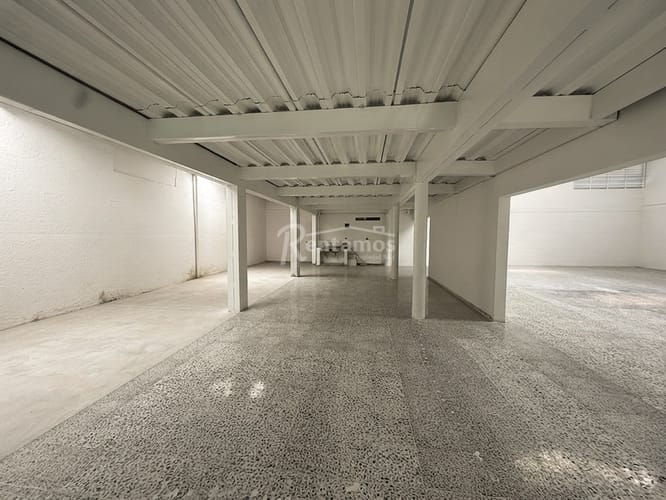 Local en arriendo en Patio Bonito, Medellín, 500 m² · foto 2 de 21