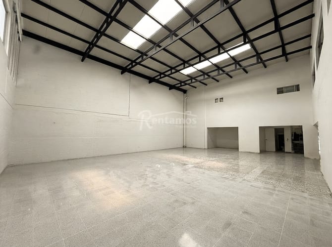 Local en arriendo en Patio Bonito, Medellín, 500 m² · foto 6 de 21