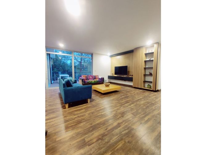 Casa de 4 alcobas en venta en Escobero, Medellín, 300 m² · foto 2 de 19