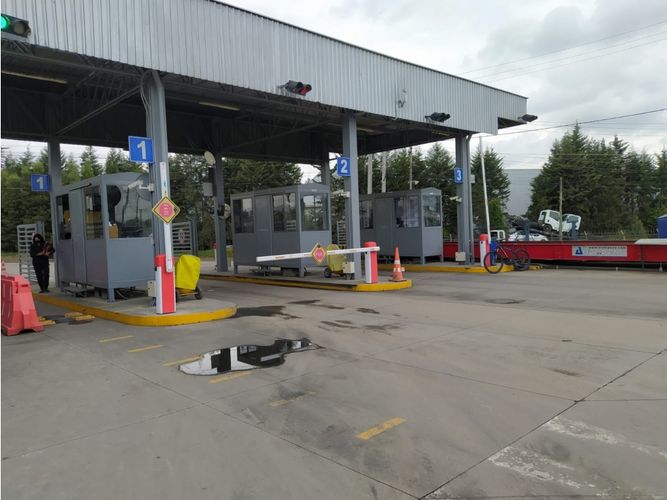 Bodega en arriendo en Echavarria, Madrid, 2500 m² · foto 4 de 7