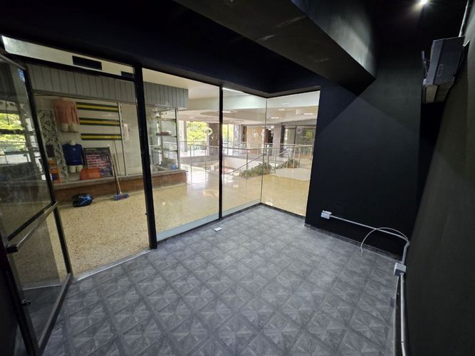 Local en arriendo en San Vicente, Cali, 12 m² · foto 2 de 4