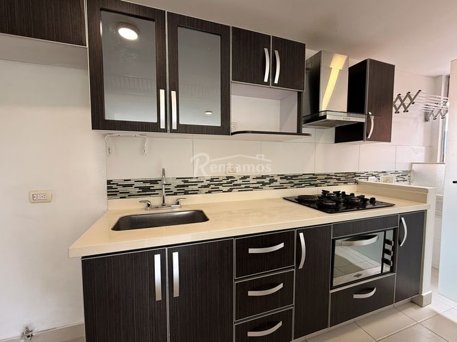Apartamento de 2 alcobas en arriendo en Loma Del Esmeraldal, Medellín, 75 m² · foto 2 de 21