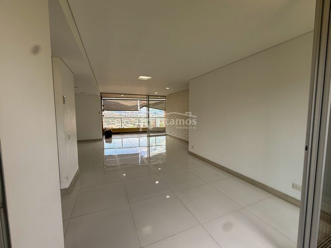 Apartamento en venta en Santa Maria De Los Angeles, Medellín · foto 8 de 24