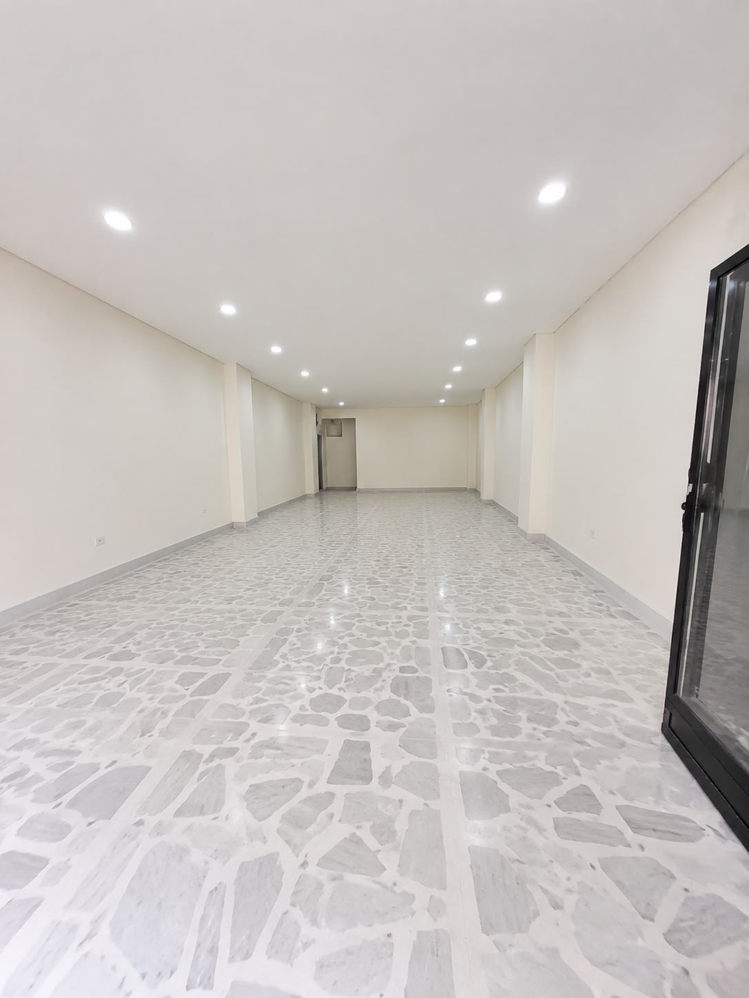 Retail space for rent in Envigado, Envigado