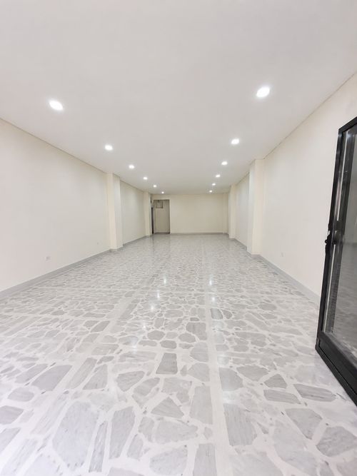Local en arriendo en Mesa, Envigado, 140 m² · foto 2 de 3