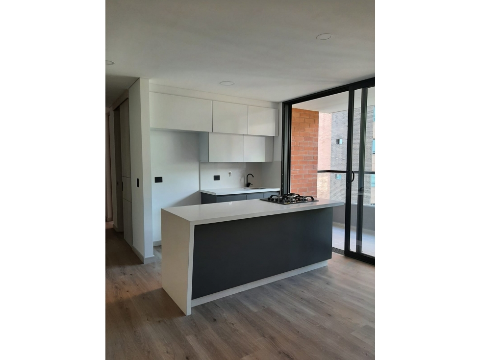 Apartamento en venta en Loma Benedictinos, Medellín · foto 3 de 11