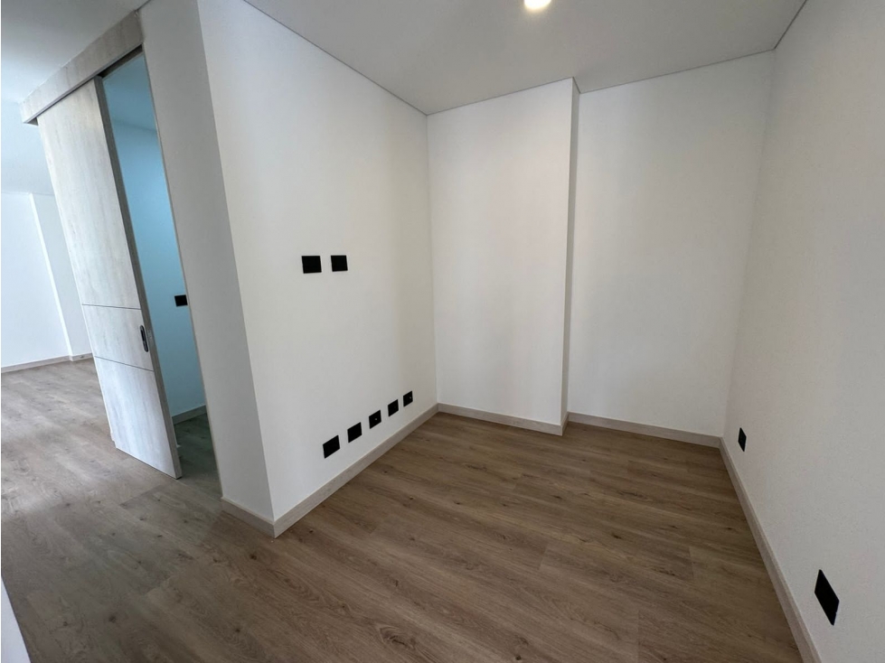 Apartamento en venta en Loma Benedictinos, Medellín · foto 4 de 11