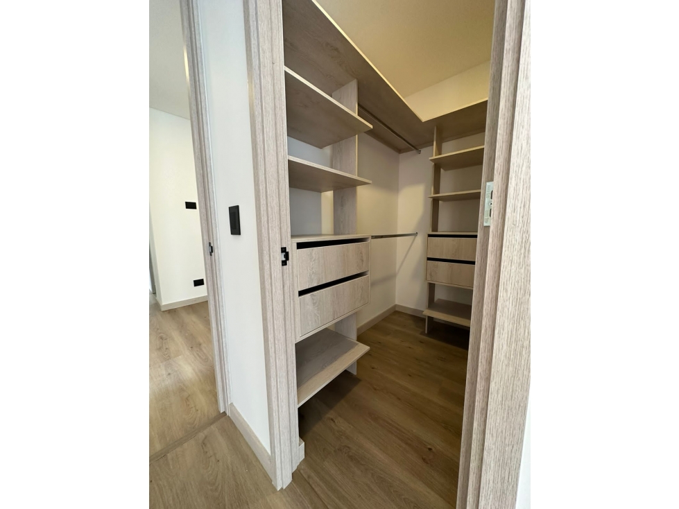 Apartamento en venta en Loma Benedictinos, Medellín · foto 5 de 11