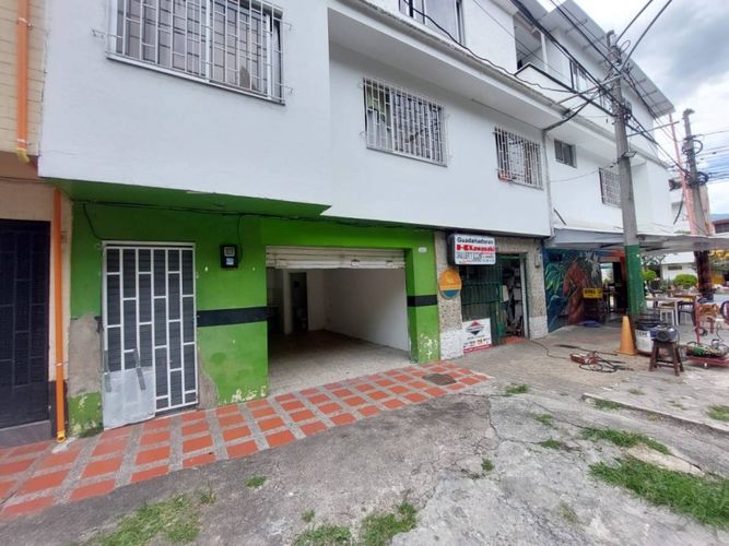 Local en arriendo en Belén, Medellín, 30 m² · foto 2 de 13