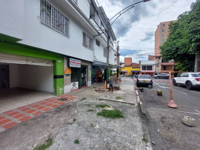 Local en arriendo en Belén, Medellín, 30 m² · foto 3 de 13