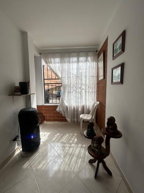 Apartamento de 3 alcobas en venta en Centro, Bello, 65 m² · foto 3 de 13