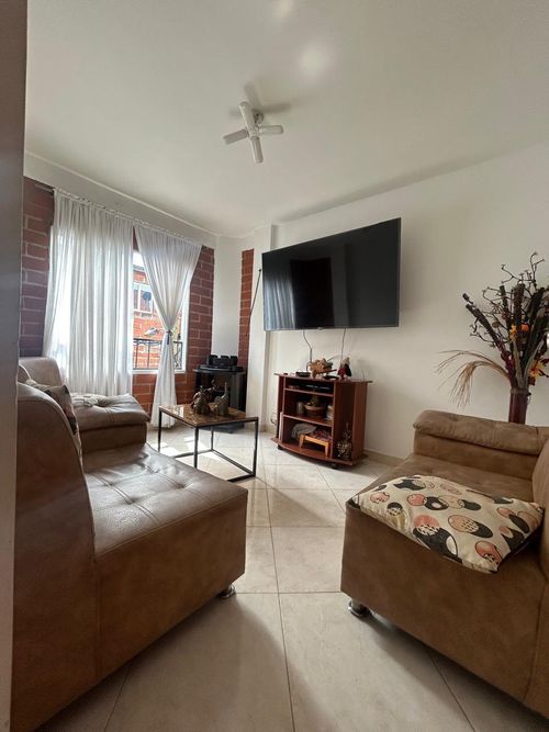 Apartamento de 3 alcobas en venta en Centro, Bello, 65 m² · foto 5 de 13