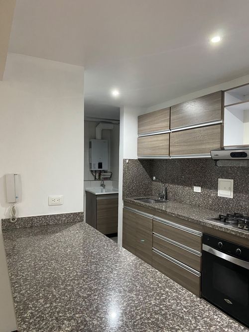 Apartamento de 3 alcobas en arriendo en Salitre Greco, Bogotá, 80 m² · foto 8 de 15