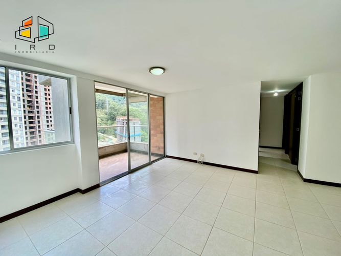 Apartamento en venta en Loma De San Jose, Sabaneta · foto 2 de 24
