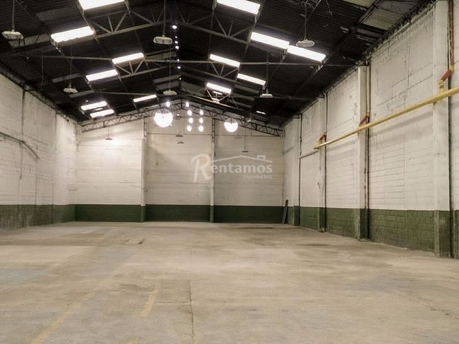 Bodega en arriendo en Zona Industrial No. 1, Itagüí, 2100 m² · foto 3 de 20