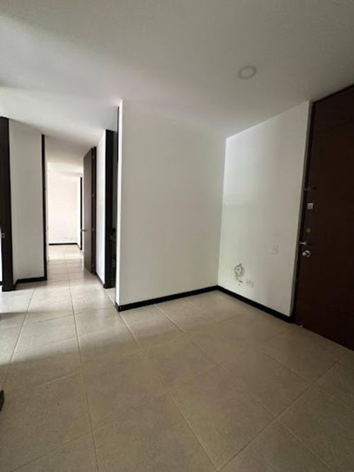 Apartamento de 3 alcobas en arriendo en Castropol, Medellín, 75 m² · foto 8 de 22