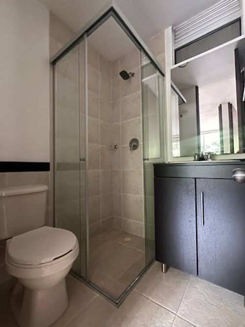 Apartamento de 3 alcobas en arriendo en Castropol, Medellín, 75 m² · foto 12 de 22