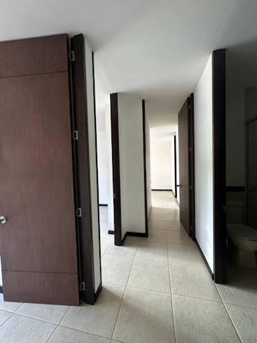 Apartamento de 3 alcobas en arriendo en Castropol, Medellín, 75 m² · foto 13 de 22
