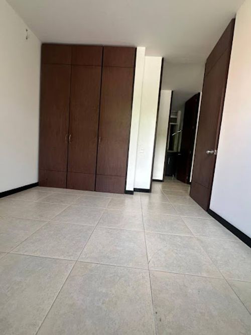 Apartamento de 3 alcobas en arriendo en Castropol, Medellín, 75 m² · foto 14 de 22