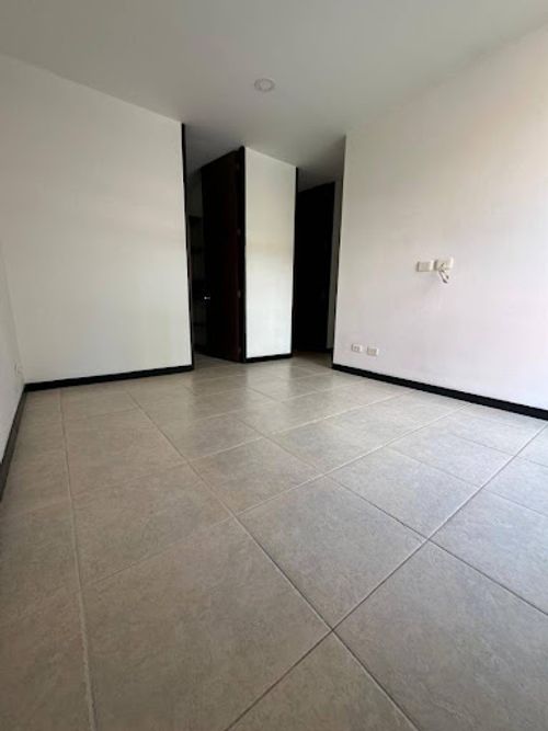 Apartamento de 3 alcobas en arriendo en Castropol, Medellín, 75 m² · foto 17 de 22