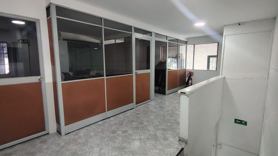 Bodega en arriendo en Zona Industrial No. 1, Itagüí, 920 m² · foto 4 de 12