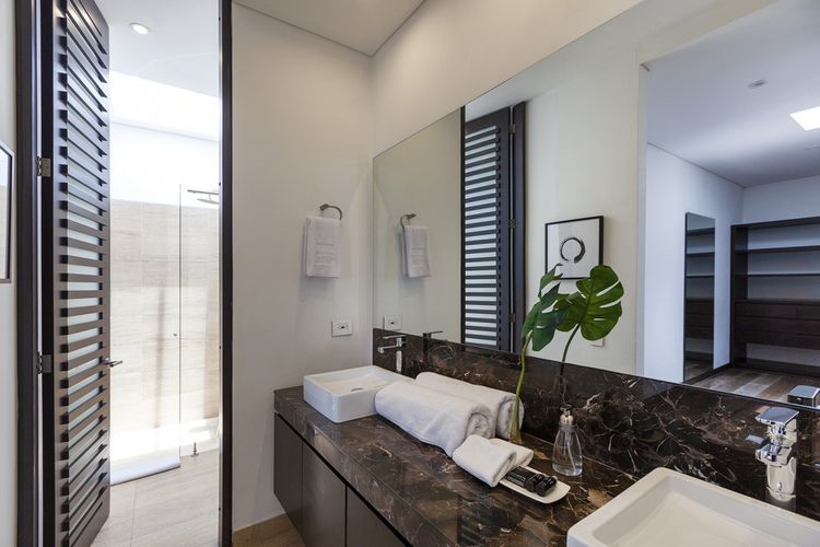 Apartamento de 4 alcobas en arriendo en Chico, Bogotá, 273 m² · foto 10 de 24