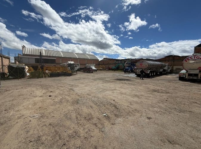 Bodega en arriendo en Cartagenita, Mosquera, 2000 m² · foto 2 de 5