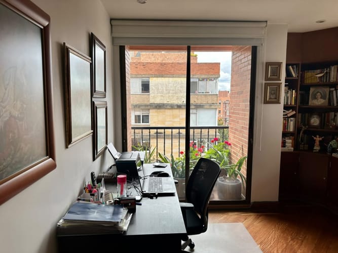 Apartamento de 3 alcobas en venta en Los Rosales, Bogotá, 195 m² · foto 6 de 18