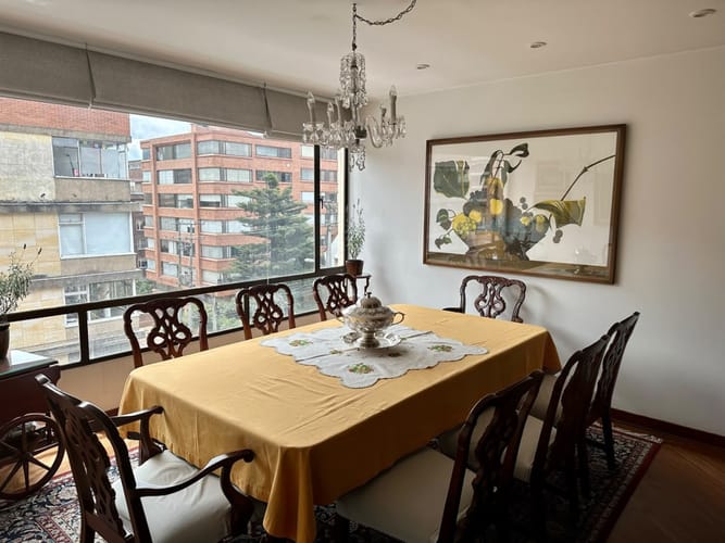 Apartamento de 3 alcobas en venta en Los Rosales, Bogotá, 195 m² · foto 7 de 18