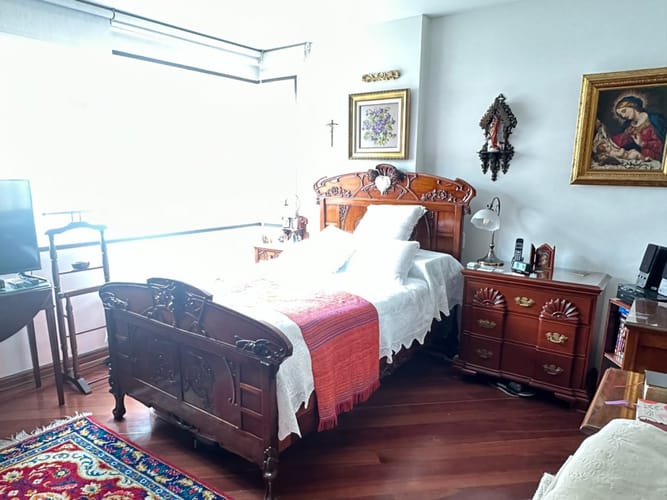 Apartamento de 3 alcobas en venta en Los Rosales, Bogotá, 195 m² · foto 10 de 18