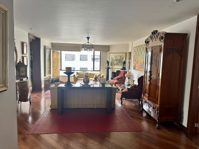 Apartamento de 3 alcobas en venta en Los Rosales, Bogotá, 195 m² · foto 12 de 18