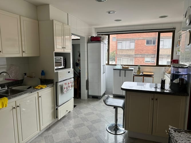 Apartamento de 3 alcobas en venta en Los Rosales, Bogotá, 195 m² · foto 13 de 18