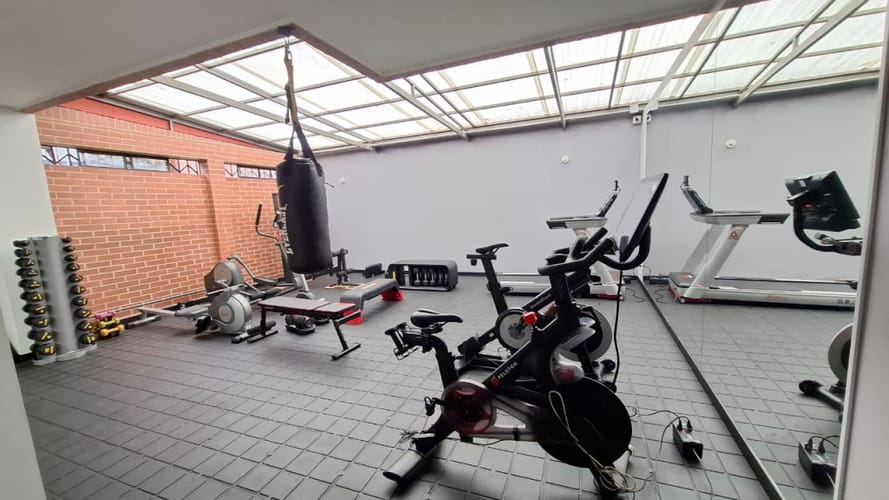Apartamento de 3 alcobas en venta en Los Rosales, Bogotá, 195 m² · foto 16 de 18