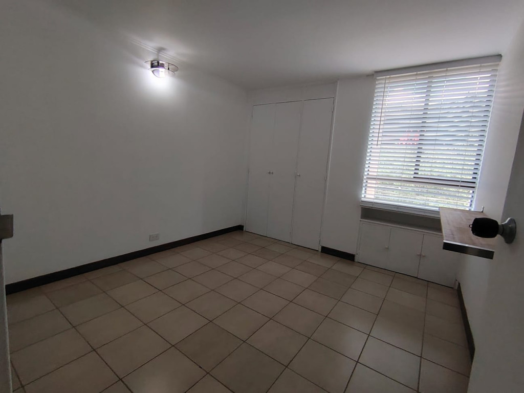 Apartamento en arriendo en El Portal, Envigado · foto 7 de 9