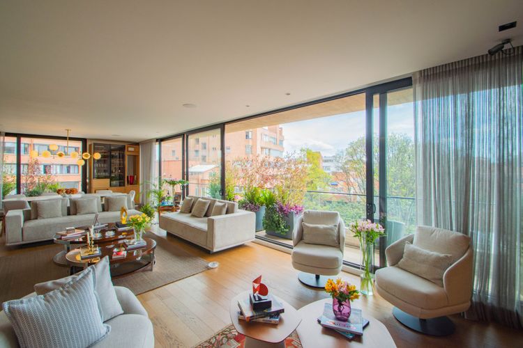 Apartamento de 3 alcobas en venta en La Cabrera, Bogotá, 248 m² · foto 3 de 24