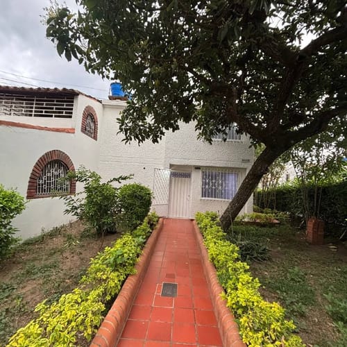 Casa de 3 alcobas en arriendo en Molinos Altos, Floridablanca, 140 m² · foto 2 de 14