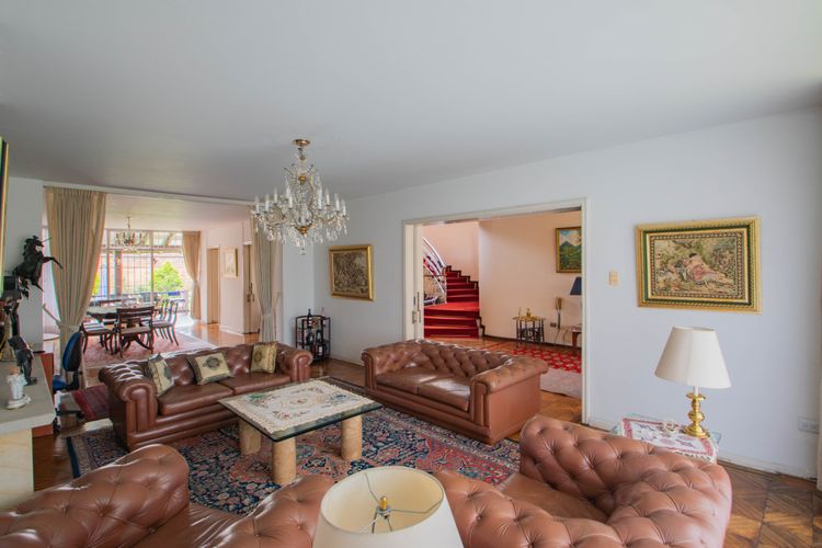Casa de 5 alcobas en venta en Libertador, Bogotá, 857 m² · foto 4 de 24