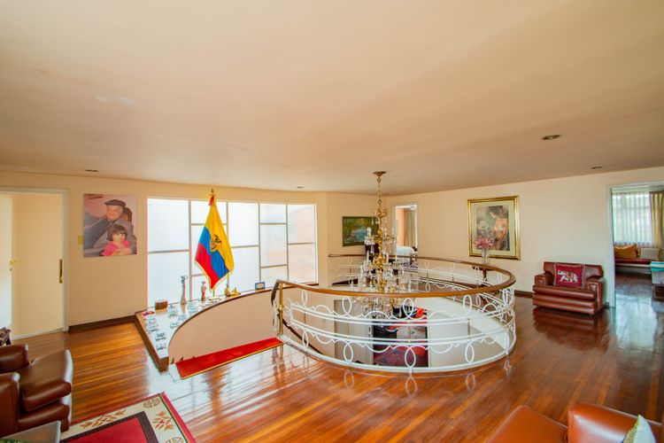Casa de 5 alcobas en venta en Libertador, Bogotá, 857 m² · foto 17 de 24